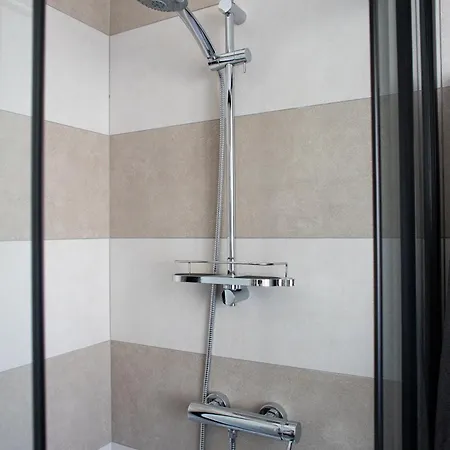 Gli Ippocastani - Free Parking - Old Town - Elegant & Spacious Apartament LʼAquila