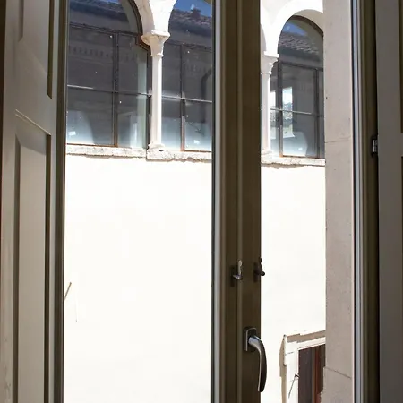 Gli Ippocastani - Free Parking - Old Town - Elegant & Spacious Апартаменты *