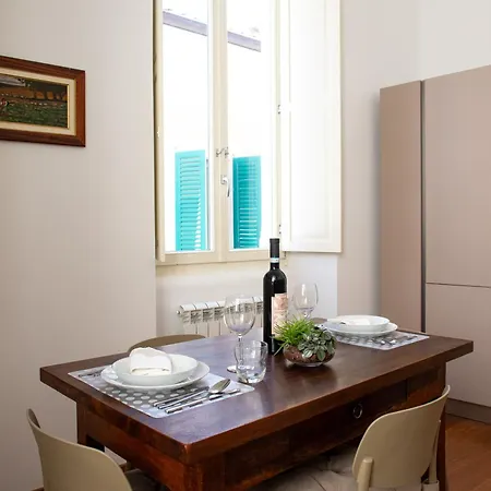 Gli Ippocastani - Free Parking - Old Town - Elegant & Spacious Apartment L'Aquila