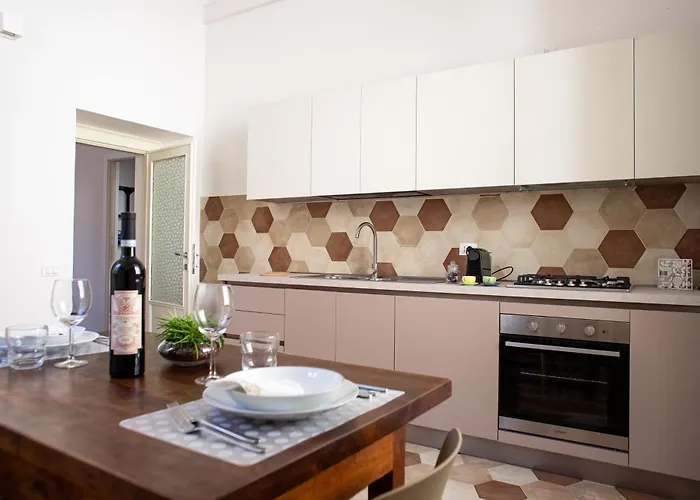 Gli Ippocastani - Free Parking - Old Town - Elegant & Spacious Appartement LʼAquila