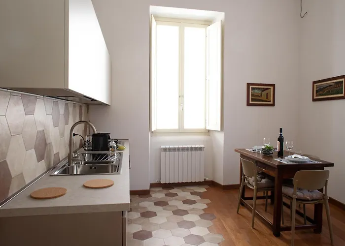 Gli Ippocastani - Free Parking - Old Town - Elegant & Spacious Appartement LʼAquila